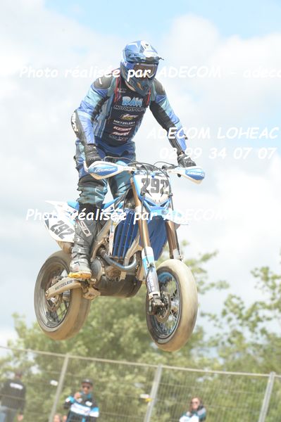 http://v2.adecom-photo.com/images//8.MOTO/2019/SUPERMOTARD_LOHEAC_2019/PRESTIGE_S1/BUNOD_Emerick/47A_6256.JPG