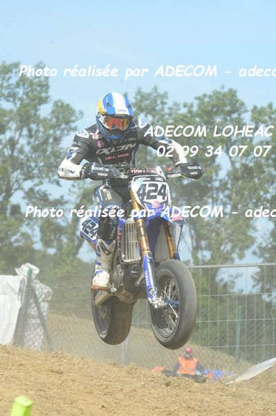 http://v2.adecom-photo.com/images//8.MOTO/2019/SUPERMOTARD_LOHEAC_2019/PRESTIGE_S1/CHAROLIER_Nicolas/47A_7778.JPG