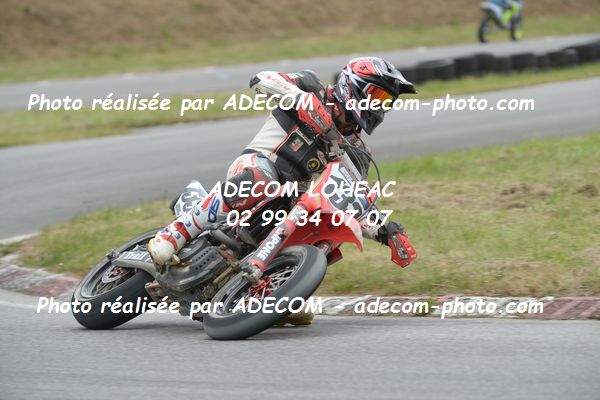 http://v2.adecom-photo.com/images//8.MOTO/2019/SUPERMOTARD_LOHEAC_2019/PRESTIGE_S1/VALVERDE_Andreas/47A_8328.JPG
