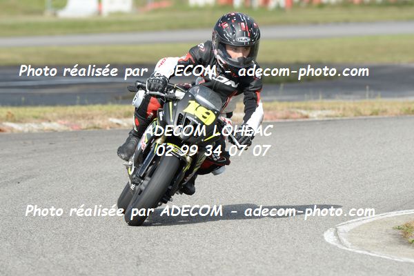 http://v2.adecom-photo.com/images//8.MOTO/2020/SUPER_MOTARD_LOHEAC_2020/MINI_GP_2/DE_GOL_Juliann/05A_2518.JPG