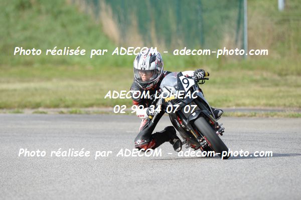 http://v2.adecom-photo.com/images//8.MOTO/2020/SUPER_MOTARD_LOHEAC_2020/MINI_GP_2/TILMANT_Mael/05A_2421.JPG