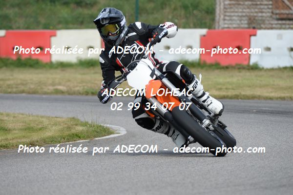 http://v2.adecom-photo.com/images//8.MOTO/2020/SUPER_MOTARD_LOHEAC_2020/SUPER_RACER/1_SANS_NUMEROS_SANS_NOMS/05A_2050.JPG