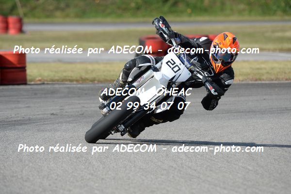 http://v2.adecom-photo.com/images//8.MOTO/2020/SUPER_MOTARD_LOHEAC_2020/SUPER_RACER/BIGOT_Francois/05A_2683.JPG