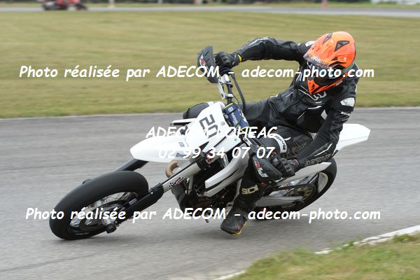 http://v2.adecom-photo.com/images//8.MOTO/2020/SUPER_MOTARD_LOHEAC_2020/SUPER_RACER/BIGOT_Francois/05A_4163.JPG