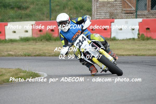 http://v2.adecom-photo.com/images//8.MOTO/2020/SUPER_MOTARD_LOHEAC_2020/SUPER_RACER/BRETECHE_Brice/05A_2114.JPG