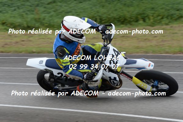http://v2.adecom-photo.com/images//8.MOTO/2020/SUPER_MOTARD_LOHEAC_2020/SUPER_RACER/BRETECHE_Brice/05A_3804.JPG