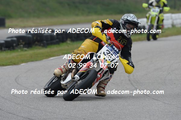 http://v2.adecom-photo.com/images//8.MOTO/2020/SUPER_MOTARD_LOHEAC_2020/SUPER_RACER/CHATEL_Jordan/05A_3856.JPG