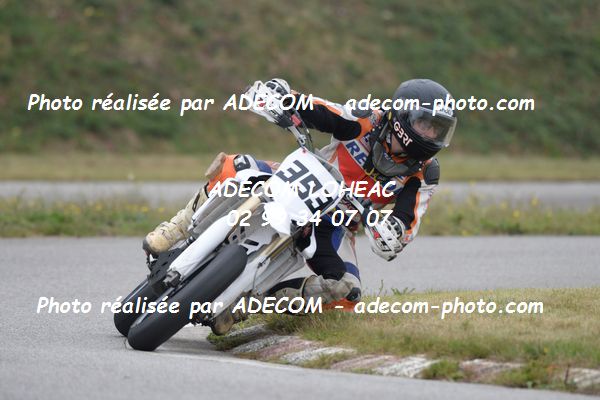 http://v2.adecom-photo.com/images//8.MOTO/2020/SUPER_MOTARD_LOHEAC_2020/SUPER_RACER/GERARD_Kevin/05A_3693.JPG