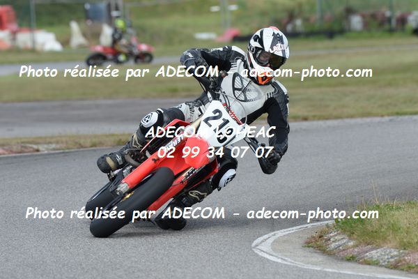 http://v2.adecom-photo.com/images//8.MOTO/2020/SUPER_MOTARD_LOHEAC_2020/SUPER_RACER/LAVENIR_Yohann/05A_2904.JPG