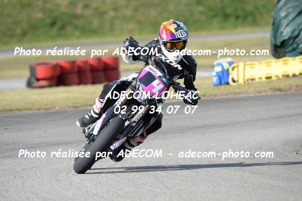 http://v2.adecom-photo.com/images//8.MOTO/2020/SUPER_MOTARD_LOHEAC_2020/SUPER_RACER/OMNES_Helene/05A_2669.JPG
