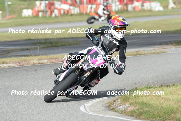 http://v2.adecom-photo.com/images//8.MOTO/2020/SUPER_MOTARD_LOHEAC_2020/SUPER_RACER/OMNES_Helene/05A_2884.JPG