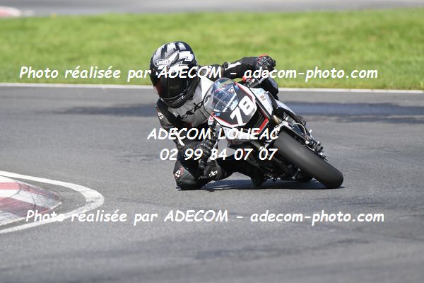 http://v2.adecom-photo.com/images//8.MOTO/2022/20_SUPERMOTARD_REGIONAL_2022/MINI_GP/VAQUERO_Lorys/02A_8975.JPG