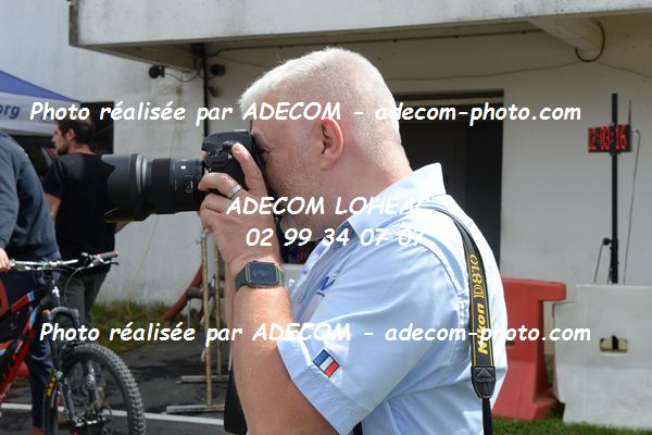 http://v2.adecom-photo.com/images//8.MOTO/2022/9_SUPERMOTARD_LOHEAC_2022/AMBIANCE_DIVERS/83E_8473.JPG