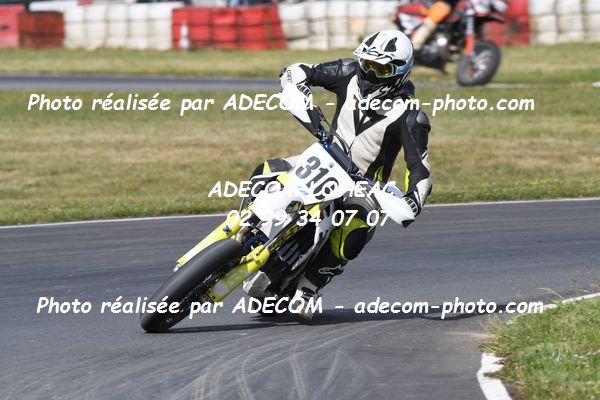 http://v2.adecom-photo.com/images//8.MOTO/2022/9_SUPERMOTARD_LOHEAC_2022/CATEGORIE_CHALLENGER/BOURDILLON_Edouard/83A_0808.JPG