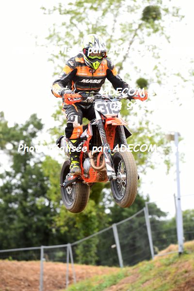 http://v2.adecom-photo.com/images//8.MOTO/2022/9_SUPERMOTARD_LOHEAC_2022/CATEGORIE_CHALLENGER/BRILLAULT_Mickael/83A_8103.JPG