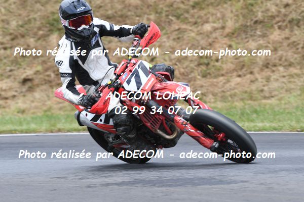 http://v2.adecom-photo.com/images//8.MOTO/2022/9_SUPERMOTARD_LOHEAC_2022/CATEGORIE_CHALLENGER/CAHOREAU_Baptiste/83A_8913.JPG