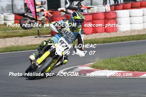 http://v2.adecom-photo.com/images//8.MOTO/2022/9_SUPERMOTARD_LOHEAC_2022/CATEGORIE_CHALLENGER/CHAPEAU_Romain/83A_0756.JPG