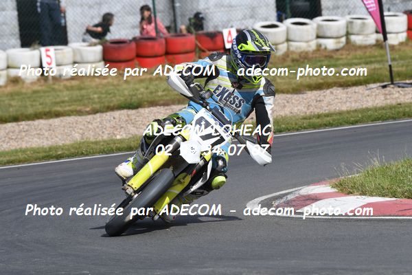 http://v2.adecom-photo.com/images//8.MOTO/2022/9_SUPERMOTARD_LOHEAC_2022/CATEGORIE_CHALLENGER/CHAPEAU_Romain/83A_0788.JPG