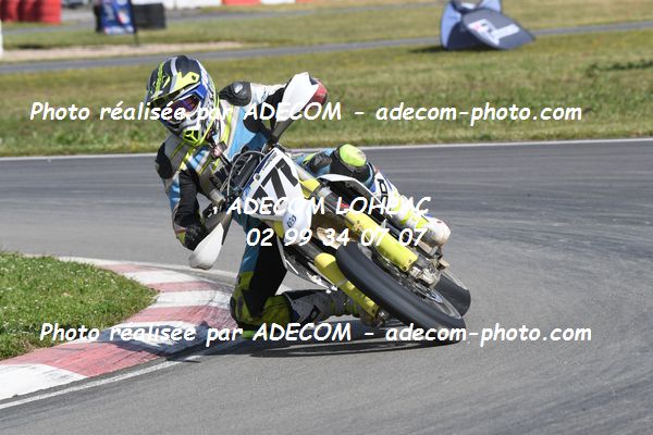 http://v2.adecom-photo.com/images//8.MOTO/2022/9_SUPERMOTARD_LOHEAC_2022/CATEGORIE_CHALLENGER/CHAPEAU_Romain/83A_0894.JPG