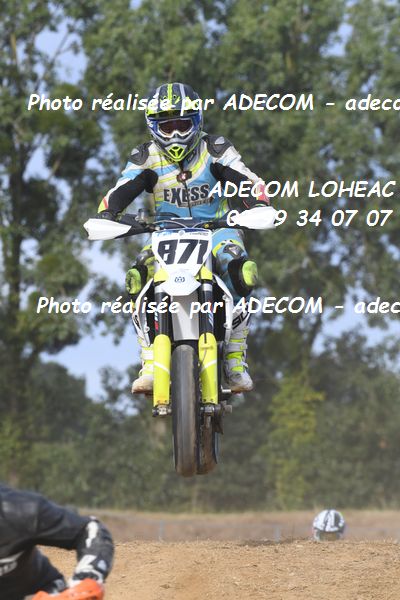 http://v2.adecom-photo.com/images//8.MOTO/2022/9_SUPERMOTARD_LOHEAC_2022/CATEGORIE_CHALLENGER/CHAPEAU_Romain/83A_1052.JPG