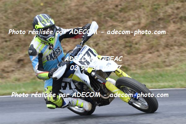 http://v2.adecom-photo.com/images//8.MOTO/2022/9_SUPERMOTARD_LOHEAC_2022/CATEGORIE_CHALLENGER/CHAPEAU_Romain/83A_8893.JPG