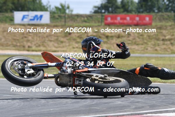http://v2.adecom-photo.com/images//8.MOTO/2022/9_SUPERMOTARD_LOHEAC_2022/CATEGORIE_CHALLENGER/JEAN_Guillaume/83A_0105.JPG