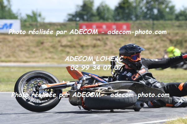 http://v2.adecom-photo.com/images//8.MOTO/2022/9_SUPERMOTARD_LOHEAC_2022/CATEGORIE_CHALLENGER/JEAN_Guillaume/83A_0106.JPG