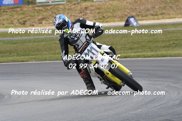 http://v2.adecom-photo.com/images//8.MOTO/2022/9_SUPERMOTARD_LOHEAC_2022/CATEGORIE_CHALLENGER/KINDOMBA_Jordane/83A_9931.JPG
