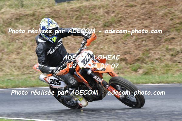 http://v2.adecom-photo.com/images//8.MOTO/2022/9_SUPERMOTARD_LOHEAC_2022/CATEGORIE_CHALLENGER/MAILLET_Landry/83A_8767.JPG