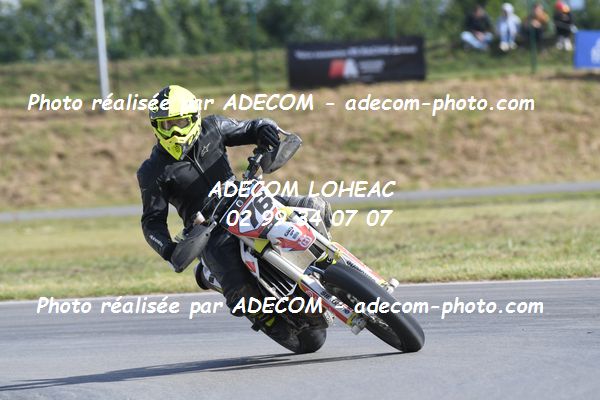 http://v2.adecom-photo.com/images//8.MOTO/2022/9_SUPERMOTARD_LOHEAC_2022/CATEGORIE_CHALLENGER/ROBERTON_Adrien/83A_0919.JPG