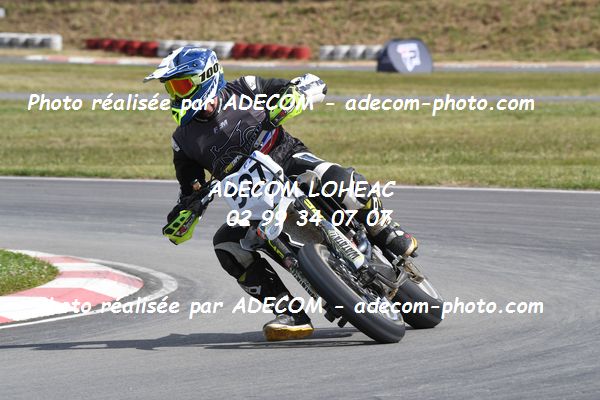 http://v2.adecom-photo.com/images//8.MOTO/2022/9_SUPERMOTARD_LOHEAC_2022/CATEGORIE_CHALLENGER/TEXIER_Dorian/83A_0615.JPG