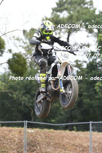 http://v2.adecom-photo.com/images//8.MOTO/2022/9_SUPERMOTARD_LOHEAC_2022/CATEGORIE_CHALLENGER/VILACA_Alexandre/83A_8187.JPG