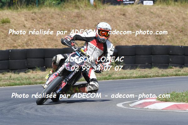 http://v2.adecom-photo.com/images//8.MOTO/2022/9_SUPERMOTARD_LOHEAC_2022/CATEGORIE_S3/GEORGES_Hugo/83A_2500.JPG