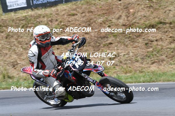 http://v2.adecom-photo.com/images//8.MOTO/2022/9_SUPERMOTARD_LOHEAC_2022/CATEGORIE_S3/GEORGES_Hugo/83A_9117.JPG