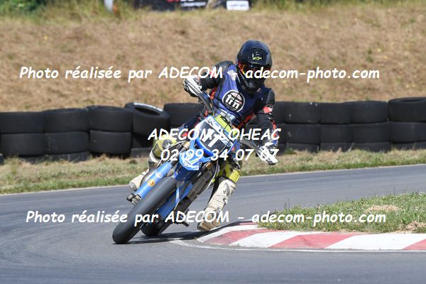 http://v2.adecom-photo.com/images//8.MOTO/2022/9_SUPERMOTARD_LOHEAC_2022/CATEGORIE_S3/LE_TINIVEZ_Renan/83A_2502.JPG