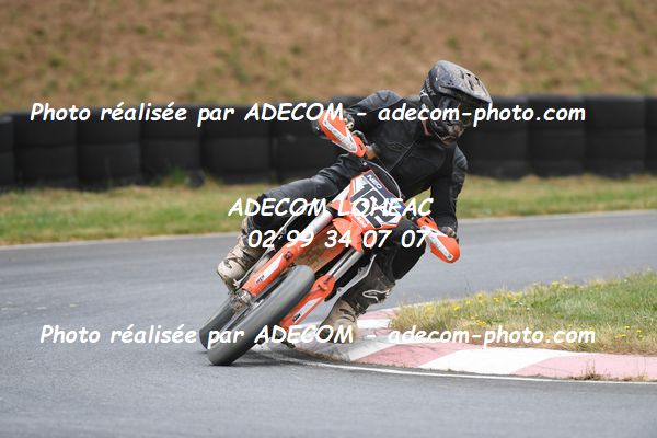 http://v2.adecom-photo.com/images//8.MOTO/2023/10_SUPERMOTARD_LOHEAC_2023/CHALLENGER/ABRAHAM_Neo/41A_6616.JPG