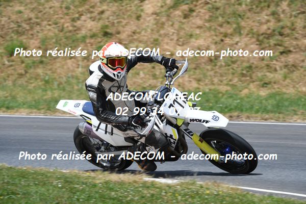 http://v2.adecom-photo.com/images//8.MOTO/2023/10_SUPERMOTARD_LOHEAC_2023/CHALLENGER/BERNIGAUD_Florent/41A_8081.JPG