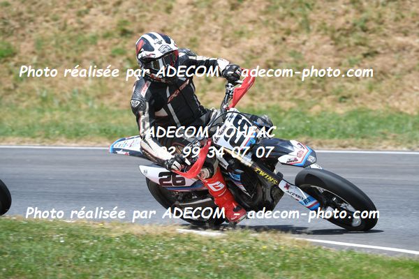 http://v2.adecom-photo.com/images//8.MOTO/2023/10_SUPERMOTARD_LOHEAC_2023/CHALLENGER/LAFOURCADE_Pascal/41A_8085.JPG