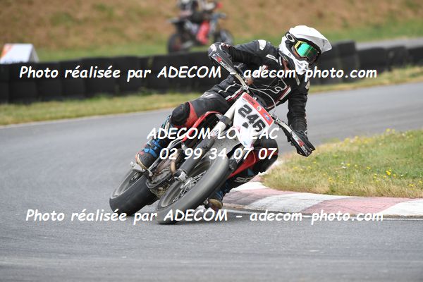 http://v2.adecom-photo.com/images//8.MOTO/2023/10_SUPERMOTARD_LOHEAC_2023/CHALLENGER/POIRINE_Samuel/41A_6991.JPG