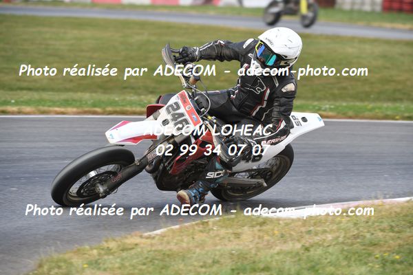 http://v2.adecom-photo.com/images//8.MOTO/2023/10_SUPERMOTARD_LOHEAC_2023/CHALLENGER/POIRINE_Samuel/41A_9275.JPG