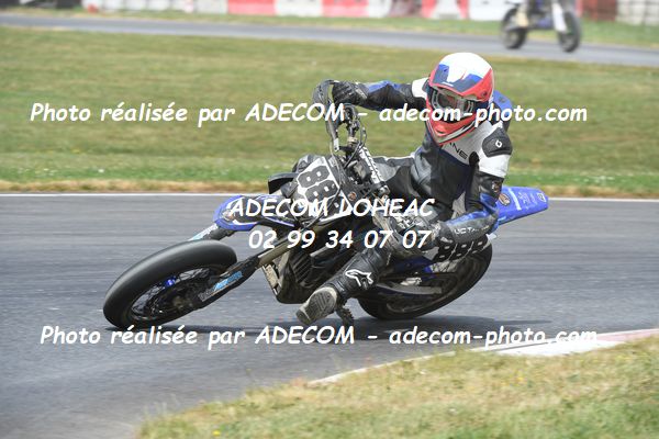 http://v2.adecom-photo.com/images//8.MOTO/2023/10_SUPERMOTARD_LOHEAC_2023/CHALLENGER/ROY_Basile/41A_9305.JPG