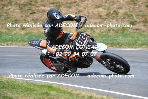 http://v2.adecom-photo.com/images//8.MOTO/2023/10_SUPERMOTARD_LOHEAC_2023/CHALLENGER/TROUVERIE_Tristan/41A_7982.JPG