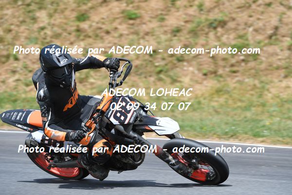 http://v2.adecom-photo.com/images//8.MOTO/2023/10_SUPERMOTARD_LOHEAC_2023/CHALLENGER/TROUVERIE_Tristan/41A_8025.JPG