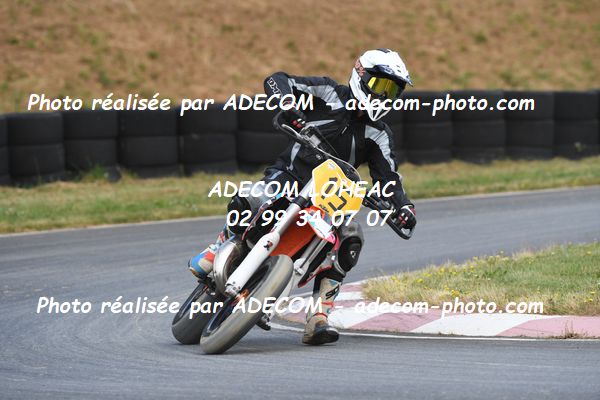 http://v2.adecom-photo.com/images//8.MOTO/2023/10_SUPERMOTARD_LOHEAC_2023/S3/ESCOULA_Leo/41A_6063.JPG