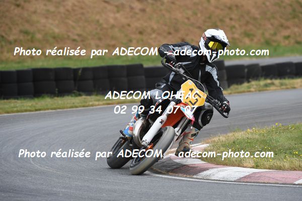 http://v2.adecom-photo.com/images//8.MOTO/2023/10_SUPERMOTARD_LOHEAC_2023/S3/ESCOULA_Leo/41A_6124.JPG