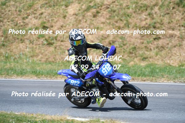 http://v2.adecom-photo.com/images//8.MOTO/2023/10_SUPERMOTARD_LOHEAC_2023/S4_65CC/BEAUREGARD_Louis/41A_8445.JPG