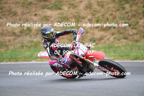 http://v2.adecom-photo.com/images//8.MOTO/2023/10_SUPERMOTARD_LOHEAC_2023/VETERAN_FEMININE/BAFFELEUF_Emma/41A_7407.JPG