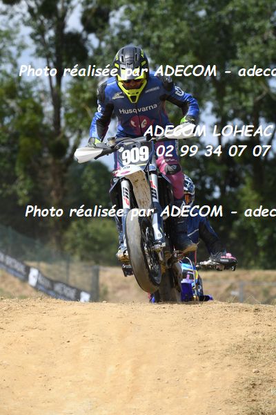 http://v2.adecom-photo.com/images//8.MOTO/2023/10_SUPERMOTARD_LOHEAC_2023/VETERAN_FEMININE/CHOQUET_Chris/41A_1906.JPG