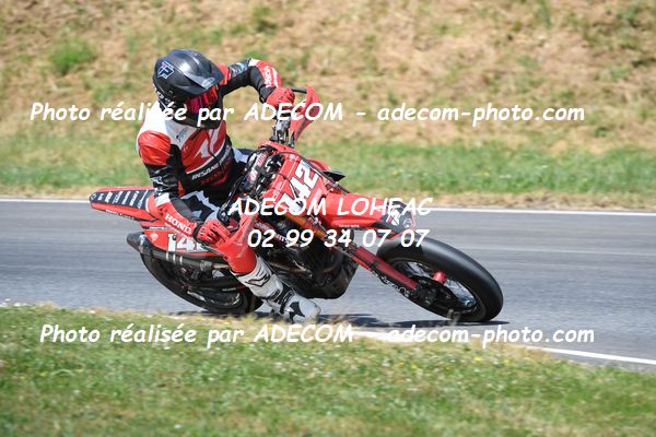 http://v2.adecom-photo.com/images//8.MOTO/2023/10_SUPERMOTARD_LOHEAC_2023/VETERAN_FEMININE/DENOYELLES_Sebastien/41A_7888.JPG