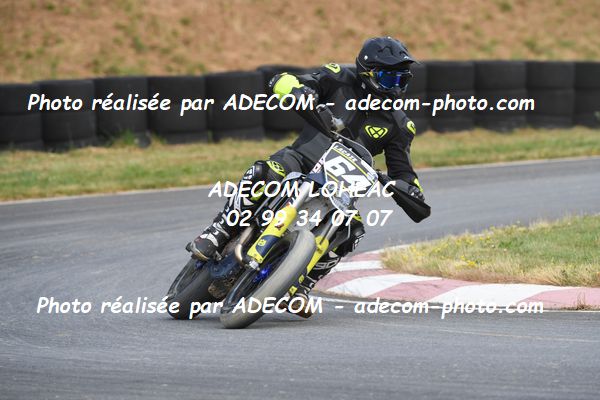 http://v2.adecom-photo.com/images//8.MOTO/2023/10_SUPERMOTARD_LOHEAC_2023/VETERAN_FEMININE/LACAZE_Stephane/41A_5891.JPG